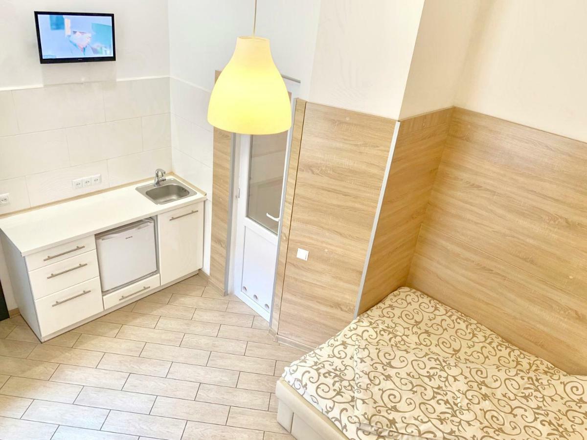 Smart -Апартаменти В Центрі Львова - 2 Хв До Оперного Театру ภายนอก รูปภาพ