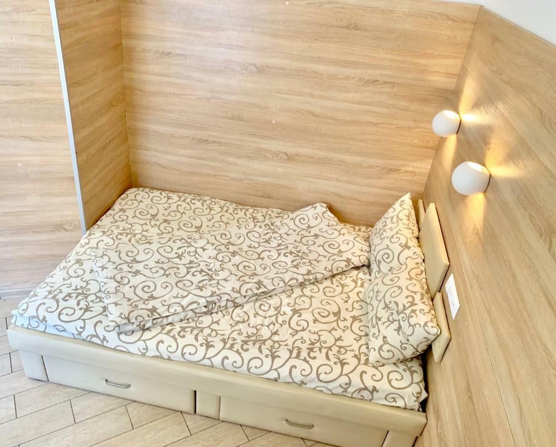 Smart -Апартаменти В Центрі Львова - 2 Хв До Оперного Театру ภายนอก รูปภาพ